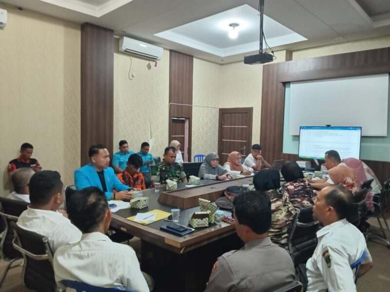 Ketua KNPI Pesisir Selatan Rahmad Ardiansyah (jas biru) saat menghadiri rapat persiapan upacara peringatan Sumpah Pemuda tingkat Kabupaten ke-97  Tahun