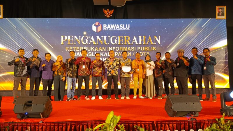 Bawaslu Pessel resmi ditetapkan sebagai Terbaik I tingkat Provinsi Sumatera Barat dengan predikat 