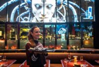 'Dinosaurus tartare' dan hologram: Koki AI Dubai memicu kekaguman dan kemarahan

