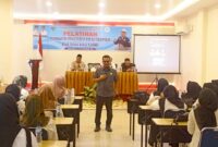 Wakil Bupati Pesisir Selatan Risnaldi Ibrahim saat memberi sambutan dalam acara Pelatihan Peningkatan Pengetahuan dan Keterampilan bagi Tenaga Kerja Mandiri