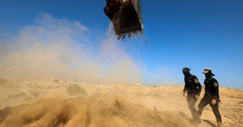 Israel mengatakan peti mati para sandera Gaza diterima dari Palang Merah


