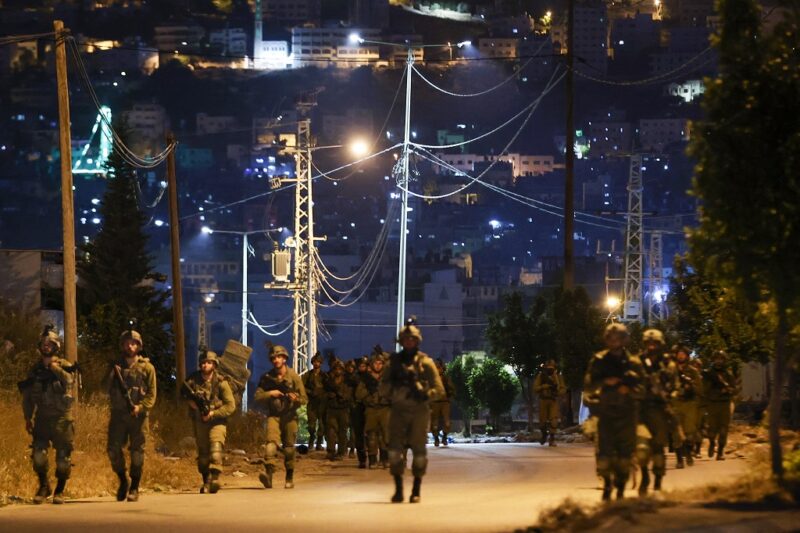 Pendudukan tersebut membunuh seorang pejuang perlawanan di Nablus dan menahan jenazahnya

