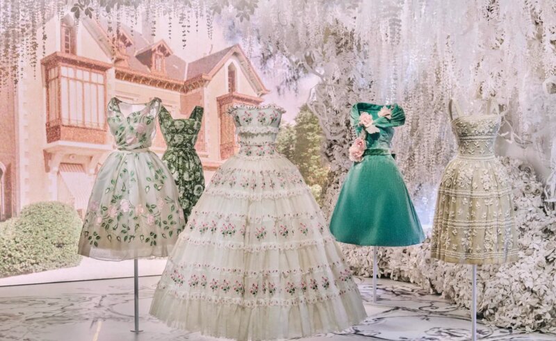 Pertunjukan Baru Dior Memamerkan Koleksi Pribadi Vintage Dior Alaïa

