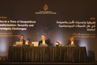 Direktur Pusat Studi Al Jazeera, Muhammad Al-Mukhtar, menyampaikan pidato pembukaan konferensi (Al Jazeera)