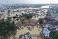 Bau bangkai mulai tercium di lokasi banjir Aceh Tamiang

