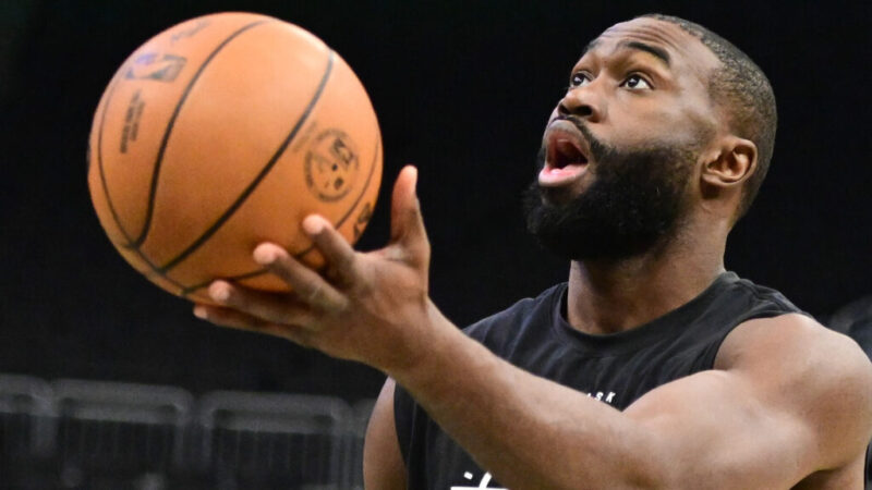 Jaylen Brown dari Celtics Menjelaskan Mengapa Dia Mengalahkan Stephen Curry Satu lawan Satu

