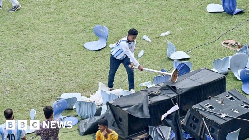 Ketika penampilan Messi telah berakhir, media lokal mengatakan adegan itu berubah menjadi buruk 