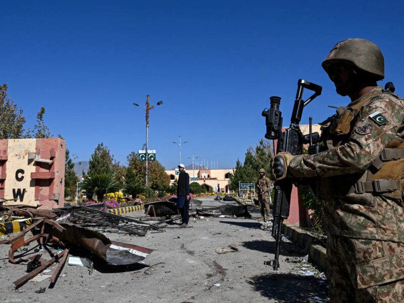 Pasukan Afghanistan dan Pakistan saling tembak saat ketegangan berkobar | Berita Taliban

