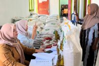 Penyaluran Beras dan Minyak Goreng kepada 180 KPM KPM di Kampung Rantau Jaya

