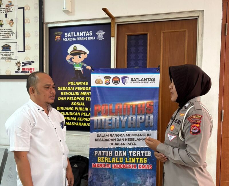 Polisi Lalu Lintas Sapa Anggota Satlantas Polsek Serkot Secara Manusiawi dengan Edukasi Wajib Pajak Tentang Mekanisme STNK

