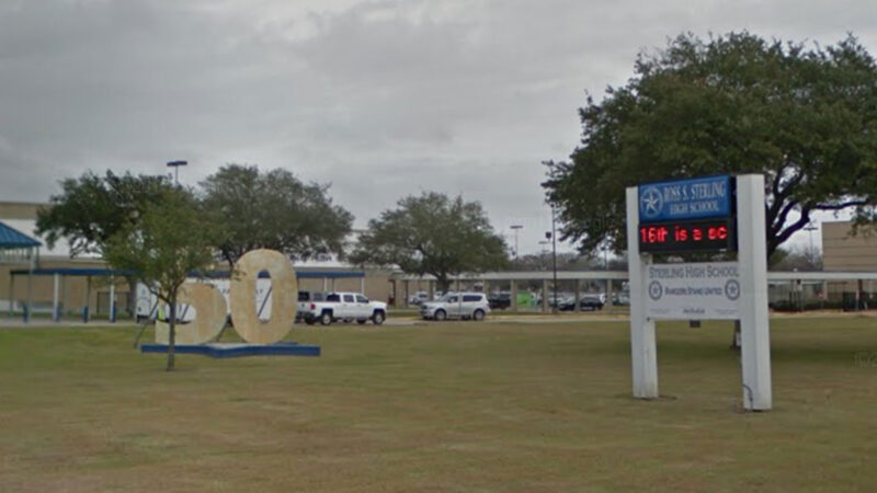 Seorang siswa di Sterling High School di Baytown meninggal setelah ditikam di kampus, kata Goose Creek CISD

