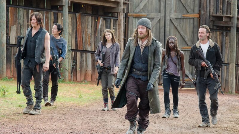 Andrew Lincoln sebagai Rick Grimes, Danai Gurira sebagai Michonne, Cailey Fleming sebagai Judith, Anthony Azor sebagai RJ – The Walking Dead: The Ones Who Live _ Musim 1, Episode 6 | Halaman Gen/AMC