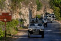 Tentara Lebanon menangkap enam orang setelah orang-orang bersenjata menyerang penjaga perdamaian PBB di selatan | Israel menyerang Berita Lebanon

