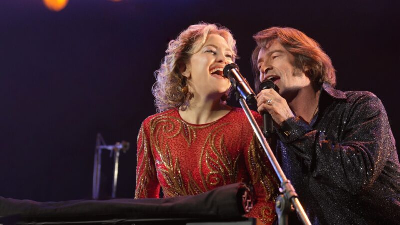
<p>Gambar yang dirilis oleh Focus Features ini menunjukkan Hugh Jackman, dari kiri, Fisher Stevens, Michael Imperioli dan Jim Belushi dalam sebuah adegan dari “Song Sung Blue.” (Fitur Fokus melalui AP)
