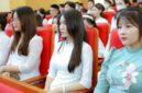 <p> Mahasiswa calon guru menerima dukungan keuangan untuk menutupi biaya kuliah dan biaya hidup (Gambar ilustrasi: Universitas Hong Duc).</p>