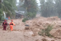 Banjir Padang dan Pessel, BPBD: 672 Warga Mengungsi, Jalan Nasional Putus

