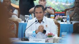 Kabareskrim Polri Komjen Pol. Asep Safrudin memimpin konferensi pers penegakan hukum kasus kebakaran hutan dan lahan di Polda Kalbar, Pontianak, Kamis (29/10/2026).