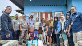Dinas Sosial Kota Padang bersama pemerintah setempat dan perwakilan keluarga melaksanakan reunifikasi keluarga terlantar asal Padang yang dipulangkan dari Cileungsi, Kabupaten Bogor, di Desa Balai Gadang, Kecamatan Koto Tangah, Sabtu (31/10/2026).