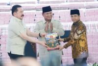 Disaksikan Presiden Prabowo, Menteri Kehutanan Raja Juli Antoni Terima Penyerahan Kawasan Hutan 259 Ribu Hektare

