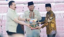 Disaksikan Presiden Prabowo, Menteri Kehutanan Raja Juli Antoni Terima Penyerahan Kawasan Hutan 259 Ribu Hektare

