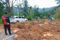 Hujan Deras Picu Banjir dan Longsor di Pesisir Selatan, Sejumlah Titik Butuh Alat Berat

