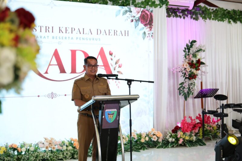 Wakil Bupati Pesisir Selatan Risnaldi Ibrahim saat memberikan sambutan dalam pertemuan ISKADA se-Sumbar di Mandeh, Senin (12/10/2026). Foto: ARZ/bandasapuluah