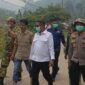 Wakil Bupati Pesisir Selatan Risnaldi Ibrahim bersama tim terpadu meninjau daerah terdampak bencana hingga batas Sumbar-Jambi di Kecamatan Ranah Ampek Hulu Tapan, Rabu (14/10/2026)