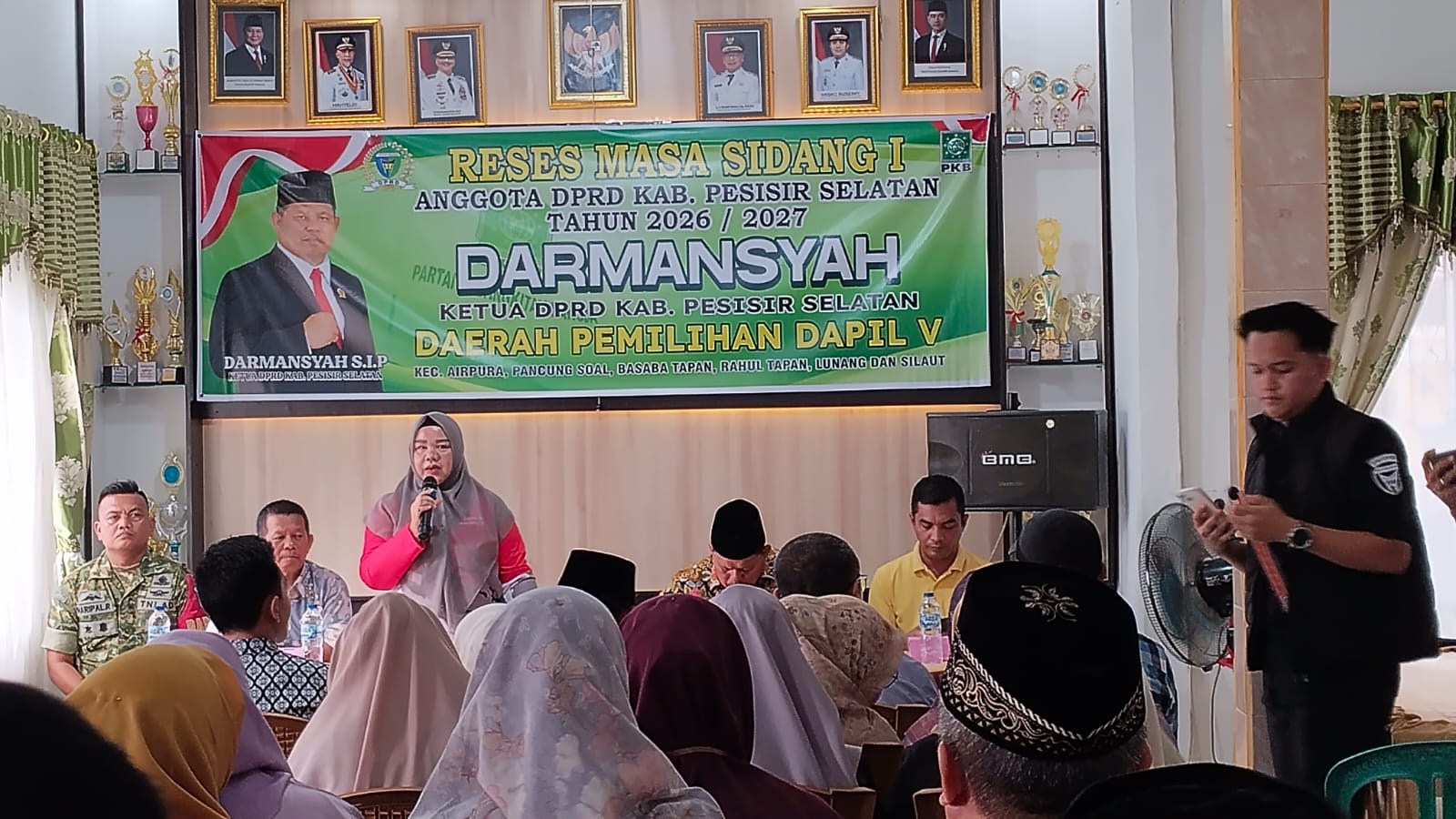 Camat Erna Juita Apresiasi Reses Ketua DPRD Pessel, Sebut Jembatan Komunikasi Masyarakat dan Wakil Rakyat