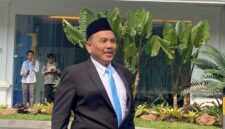 Syahganda Nainggolan di Istana (02/10/2026). (Bloomberg Technoz/Dovana Hasiana)