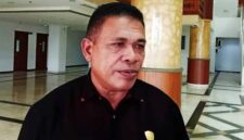 Legislator DPRD Maluku, Julius M. Rutasouw, / Foto : Ist