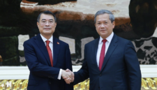 Kementerian Luar Negeri dan Kerja Sama Internasional Kamboja mengeluarkan siaran pers terkait hasil kunjungan Perdana Menteri Le Minh Hung.

