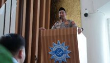 Kapolri Jenderal Suyudi Ario Seto menyampaikan khutbah di Masjid At-Tanwir saat berkunjung ke Kantor PP Muhammadiyah di Jakarta. Sumber: Muhammadiyah