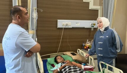 Kunjungi Atlet Paralayang Korban Crash Landing di Porprov XIV, Lisda Hendrajoni Pastikan Biaya Pengobatan Ditanggung BPJS Ketenagakerjaan