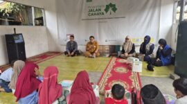 Mahasiswa KPI Unismuh Dampingi Pendidikan dan Dakwah di Kampung Pemulung

