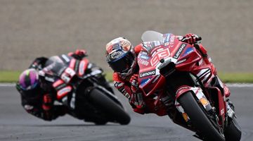 Pembalap Ducati Lenovo Team, Marc Marquez memimpin di depan pembalap Aprilia Racing, Jorge Martin saat balapan MotoGP Jepang 2026 di Mobility Resort Motegi, Motegi, Prefektur Tochigi, pada Minggu (4/10/2026). (foto:ist/Ant/AFP)