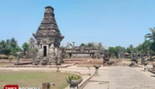 Komplek Candi Penataran, candi Hindu yang terletak di Desa Penataran, Kecamatan Nglegok, Kabupaten Blitar, Jawa Timur. (foto: Yusuf Waishol)<!-- -->