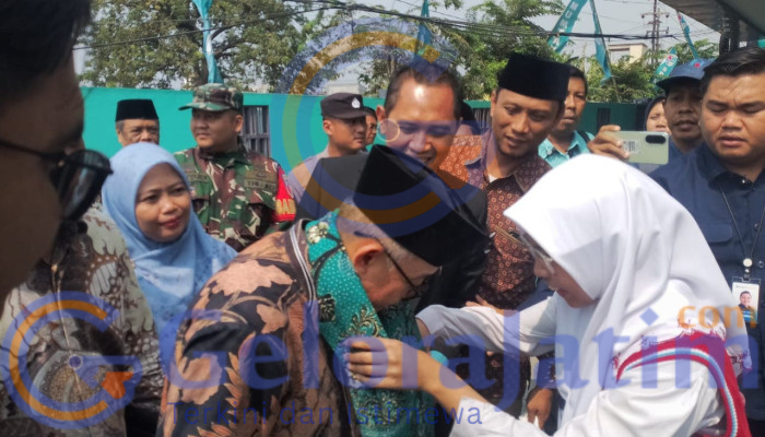 Menteri Pendidikan Dasar dan Menengah  Abdul Mu'ti saat meresmikan gedung baru SD Muhammadiyah 1 dan 2 Taman atau SD Mumtaz, Kecamatan Taman, Kabupaten Sidoarjo, Senin (12/10/2026). Dalam kesempatan tersebut, Abdul Mu'ti menekankan pentingnya membangun lingkungan sekolah yang mampu mengembangkan potensi peserta didik secara menyeluruh.