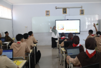 Siaran Pers: Papan Interaktif Digital Hadirkan Pembelajaran Menyenangkan bagi Siswa SMAN 2 Cibinong

