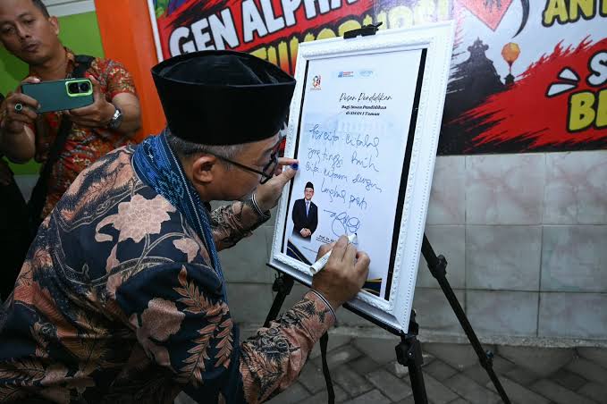 Siswa SMAN 1 Taman Ubah Rumus Matematika Menjadi Batik Berbasis AI – monitorday

