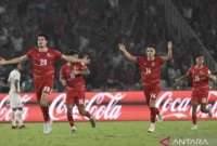 Elkan Baggot (kiri) bersama rekannya berselebrasi usai mencetak gol ke gawang Timnas Thailand dalam pertandingan final FIFA ASEAN Cup 2026 di Stadion Utama Gelora Bung Karno (SUGBK), Senayan, Jakarta, Senin (5/10/2026). (ANTARA FOTO/Rivan<!-- --> 