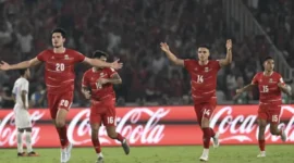 Elkan Baggot (kiri) bersama rekannya berselebrasi usai mencetak gol ke gawang Timnas Thailand dalam pertandingan final FIFA ASEAN Cup 2026 di Stadion Utama Gelora Bung Karno (SUGBK), Senayan, Jakarta, Senin (5/10/2026). (ANTARA FOTO/Rivan<!-- --> 