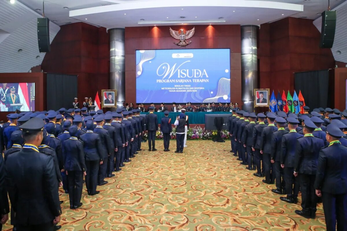 Wisuda STMKG 2026, BMKG Siapkan SDM Unggul Jawab Tantangan Pelayanan MKG - Berita Utama